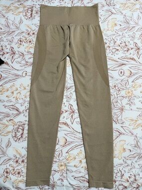 NVGTN High-Waist Leggings in Tan